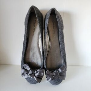 Banana Republic Charcoal Silver Bow Flats Size 8.5